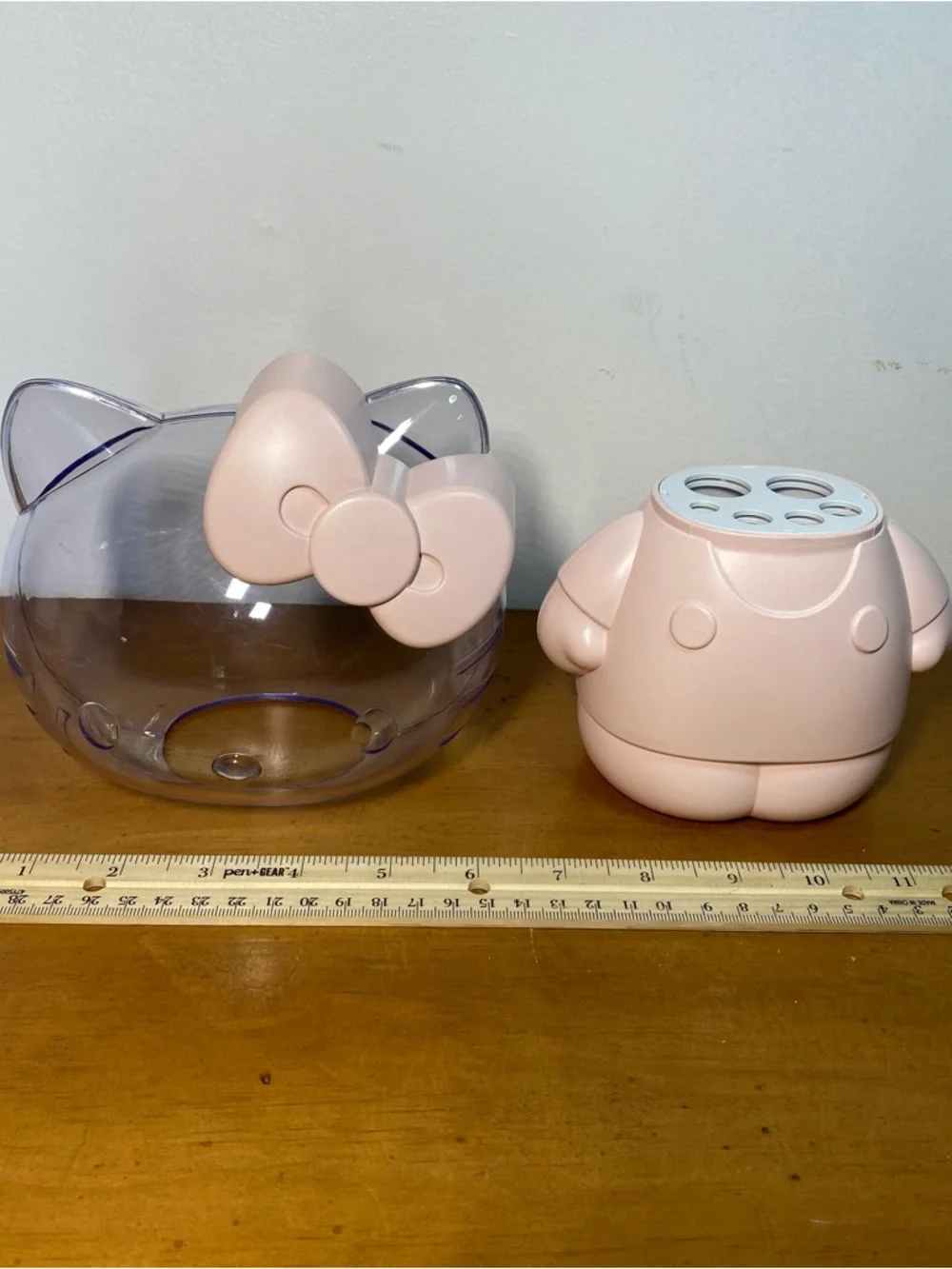 Hello Kitty Impressions Makeup Brush Storage Container Doll Matte Pink 2023